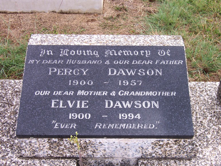 Photo of headstones/Elvie Dawson (nee McLennan) 1900-1994 hdstn Glen Innes cem